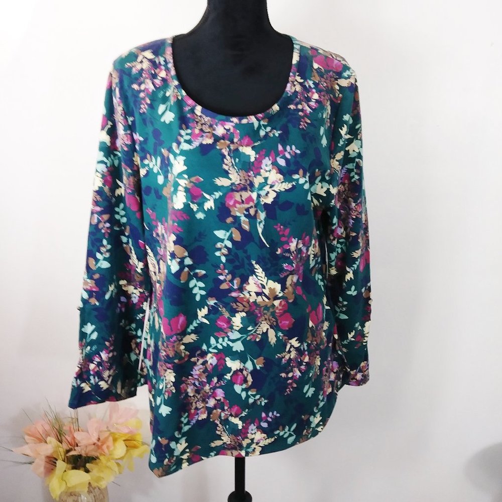 NEW Crochet long sleeve blouse size 1x